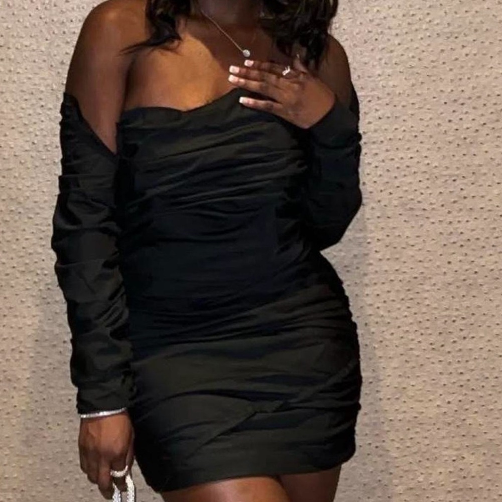 Chic Black One-Shoulder Dress